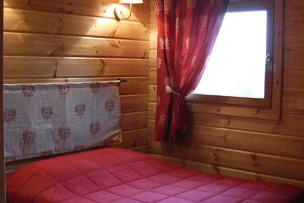 Le chalet un des gites à Plaimbois du miroir 25120 - chambre